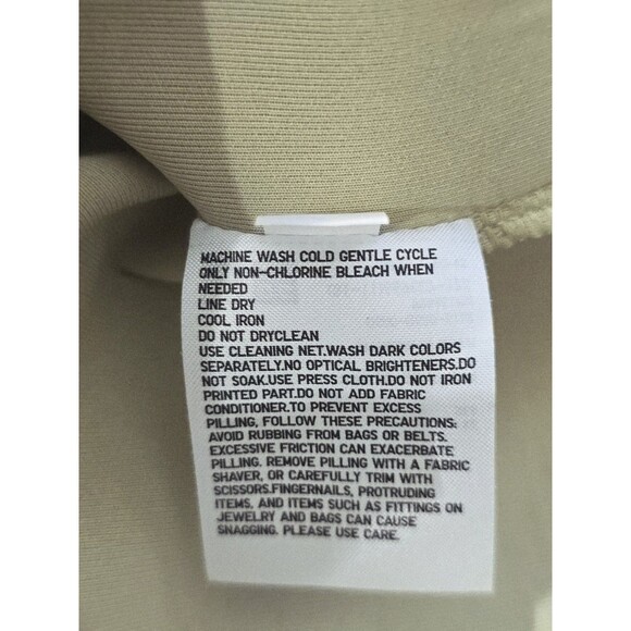 UNIQLO Ultra Stretch Dry Sweat Pullover Hoodie Size Medium Sport Utility Wear - Picture 10 of 10